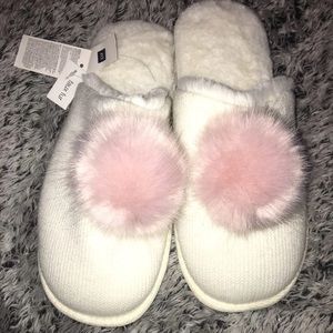 Gap Faux fur slippers